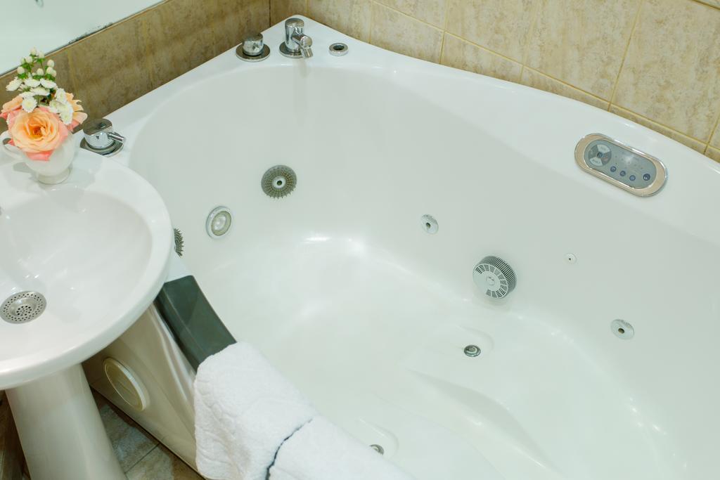 Studio De Luxe With Jacuzzi 수미 외부 사진