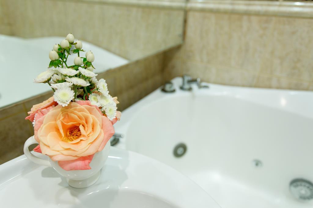 Studio De Luxe With Jacuzzi 수미 외부 사진